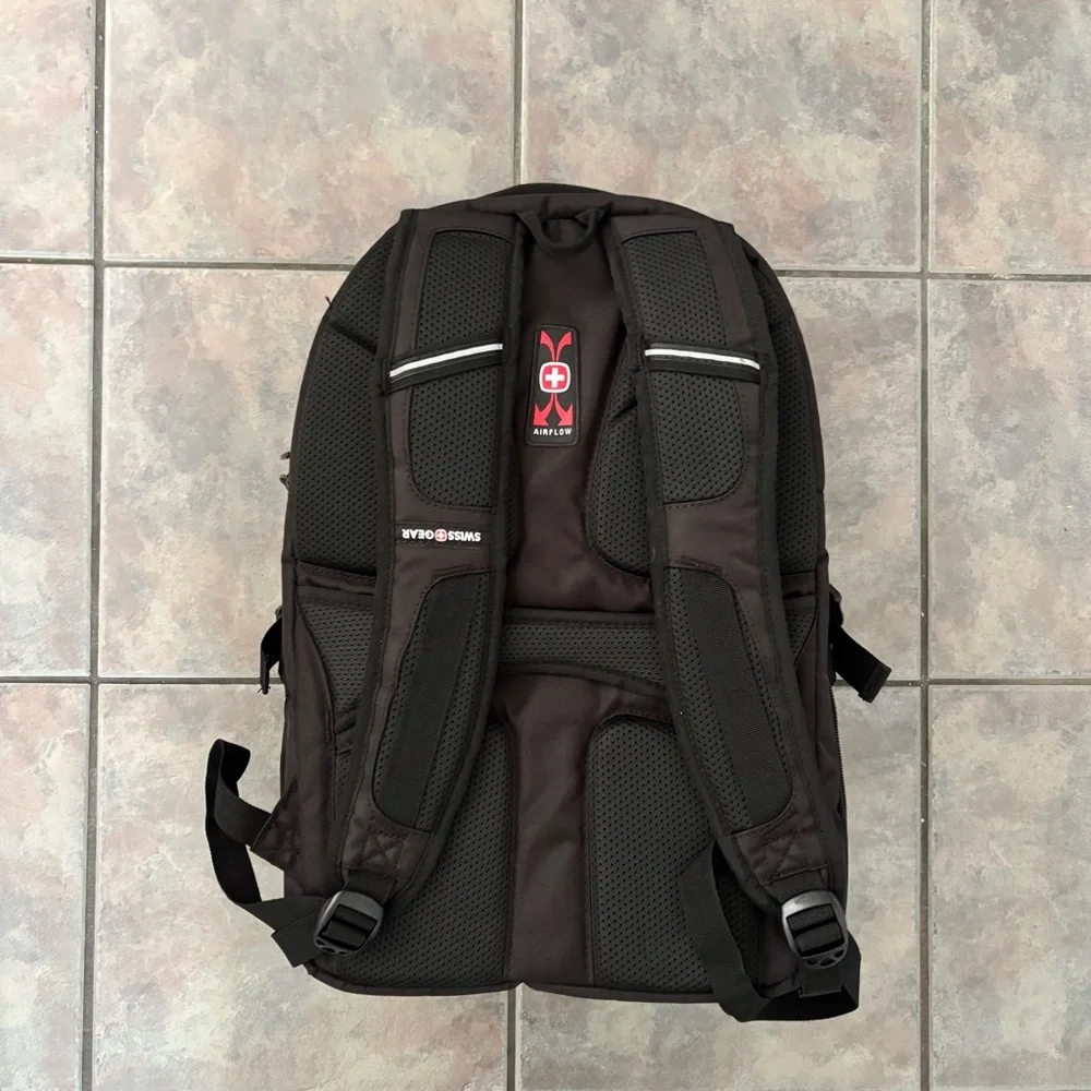 SwissGear Dark Gray Backpack for Men‎